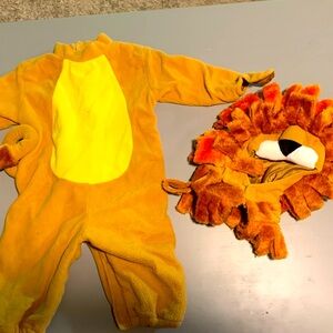 Spooktacular Creations Lion costume
•size 6-12 months 
•tan color NWOT no boots